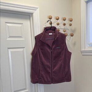 Columbia  Fleece Vest  Plum XXL